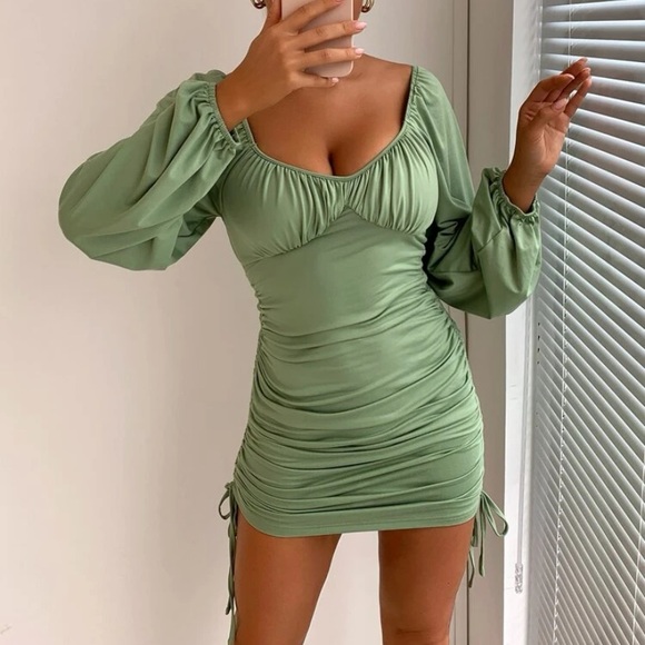 NWT GREEN DRESS🕸 - Picture 1 of 2